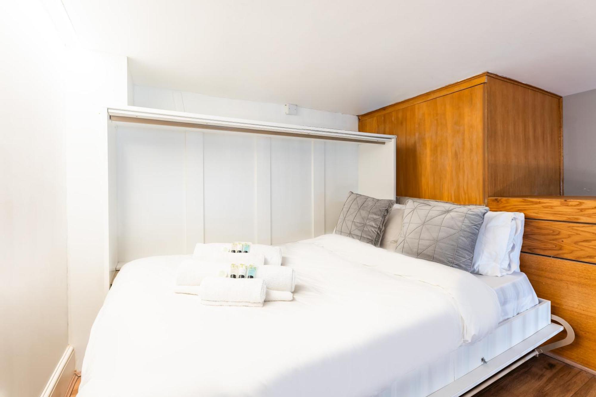 Luxury One Bedroom Flat In Westbourne Terrace Londra Esterno foto