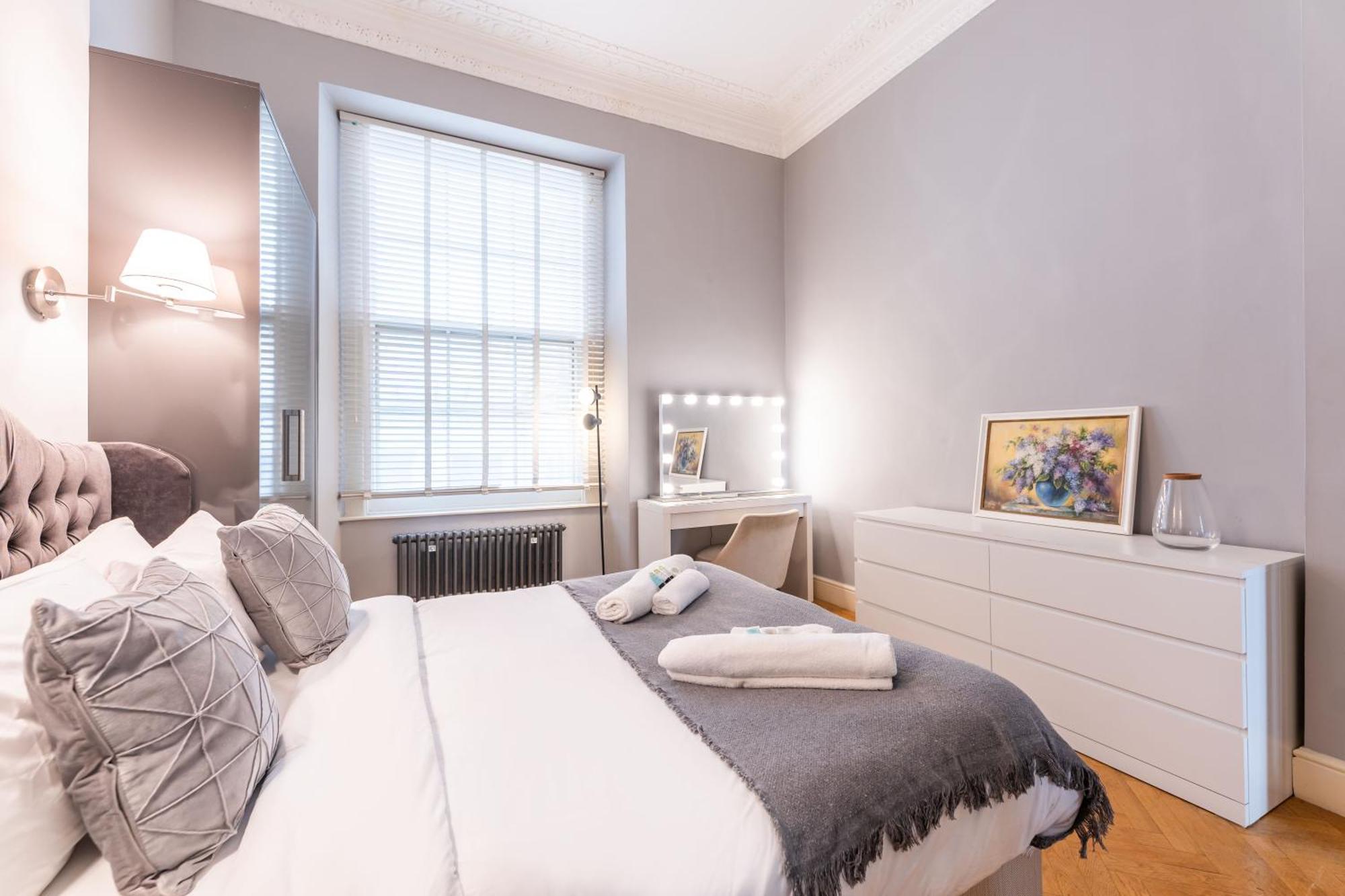 Luxury One Bedroom Flat In Westbourne Terrace Londra Esterno foto