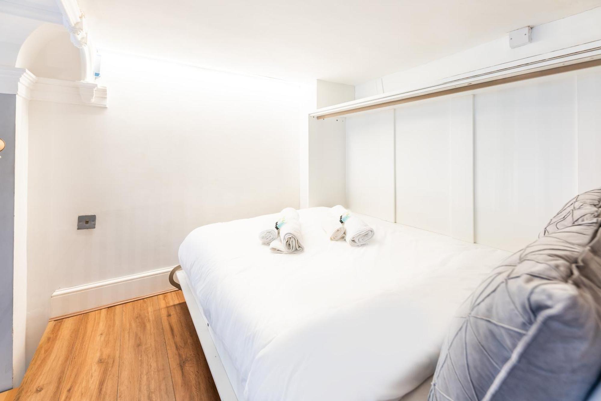 Luxury One Bedroom Flat In Westbourne Terrace Londra Esterno foto